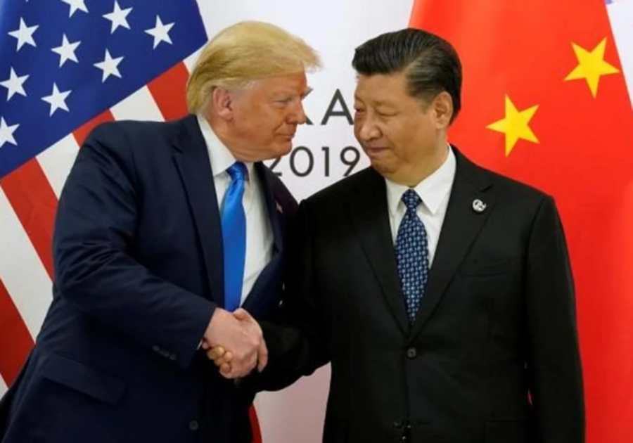 Los aranceles del 20 % de EEUU a China entran en vigor mientras Pekín sopesa su respuesta Pekín, Los aranceles del 20 % de EEUU a China entran en vigor mientras Pekín sopesa su respuesta Pekín,