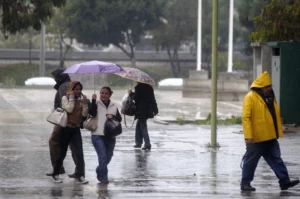 Un sistema frontal y una vaguada ocasionarán lluvias sobre varios puntos del país. Fuente externa