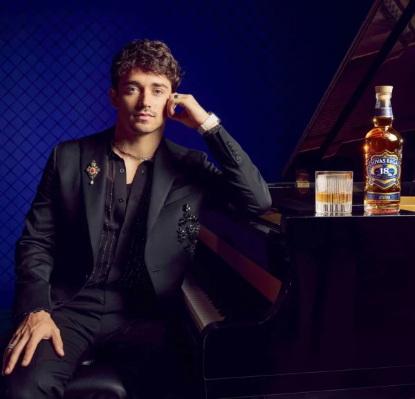 Charles Leclerc es oficialmente el embajador global de la marca.