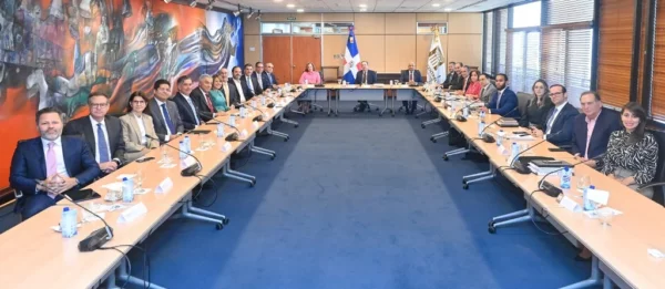 Representantes del Banco Central y de la cúpula empresarial durante el encuentro con analistas   de la economía.