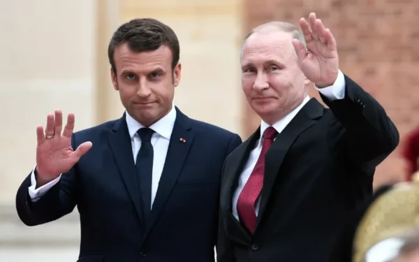 Emmanuel Macron y Vladimir Putin