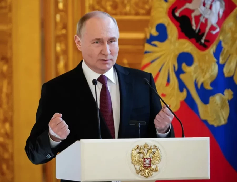 Volodímir Zelenski acusa a Vladimir Putin de no tener control de su ejército en el campo bélico. Volodímir Zelenski acusa a Vladimir Putin de no tener control de su ejército en el campo bélico.