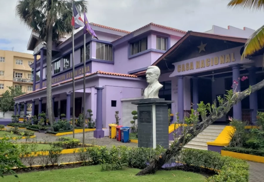 La Casa Nacional del PLD es hoy un reflejo de la notable baja en la vitalidad de este partido político. La Casa Nacional del PLD es hoy un reflejo de la notable baja en la vitalidad de este partido político.