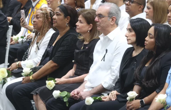 Luis Abinader  estuvo acompañado de Raquel Peña y Raquel Arbaje. Alexis Monegro