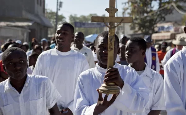 Miembros de bandas armadas mataron a las dos religiosas.