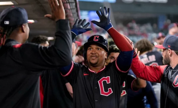 José Ramírez y su sorprendente poder quedó a un solo  jonrón del famoso 40-40.  Ap