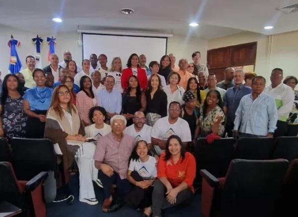 Los miembros de la entidad que participaron de la asamblea.