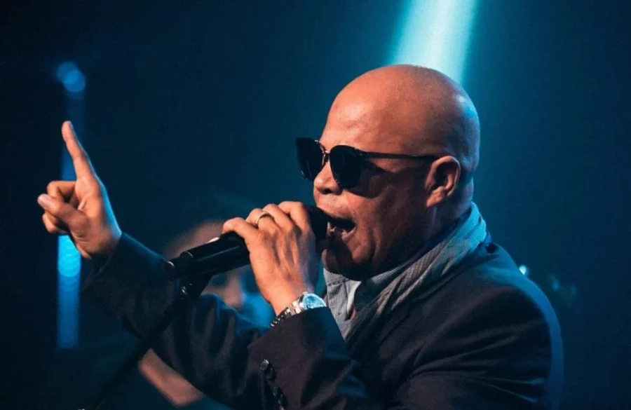 Rubby Pérez estaba en tarima interpretando una de sus canciones al momento de desplomarse el techo del Jet Set. Rubby Pérez estaba en tarima interpretando una de sus canciones al momento de desplomarse el techo del Jet Set.