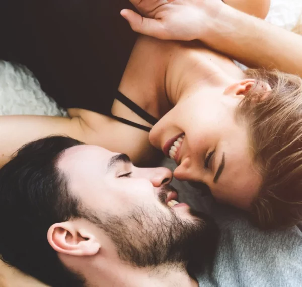 En la parte del enamoramiento, existen sentimientos más allá de lo sexual.