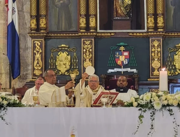 La jornada de Semana Santa  inicia con la misa crismal.