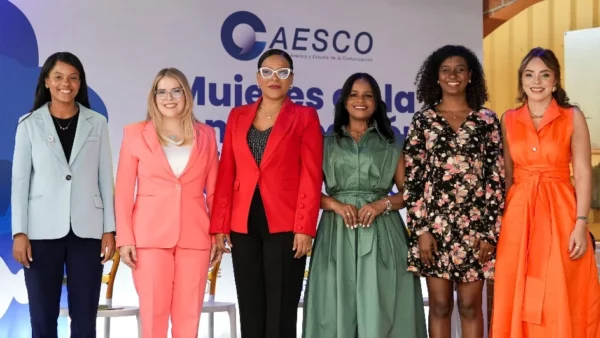 Maylin Dionicio, Carmen Ligia Barceló, Colombia Alcántara, Millizen Uribe, Carolina Pichardo y Dannira Caminero.