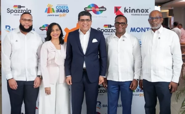 Junior Cepeda, Evelyn García, Dio Astacio, Riubell Montes de Oca y Pedro Molina.