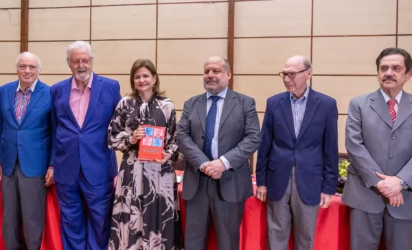 Bernardo Vega, José del Castillo, Raquel Peña, Pablo Gómez Borbón, Frank Moya Pons y Tony Raful.