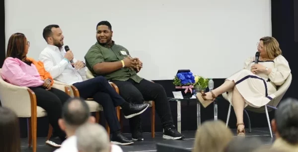 Suz Amaro junto a otros expertos en la jornada que duró seis horas.