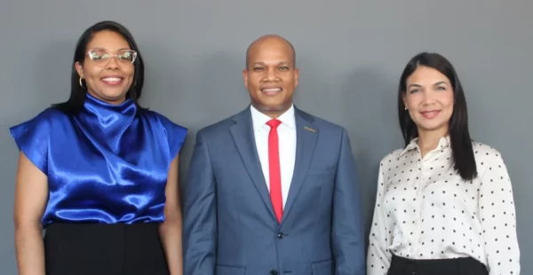 Mayrenilde Muñoz, Miguel Otáñez y Astrid Beltré.