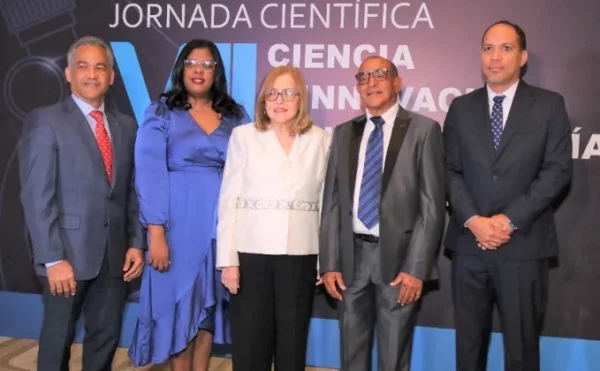 Héctor Ramírez, Ángela Grano de Oro, Rosa H. Vassallo, Víctor Moreno y Rafael Herrera.