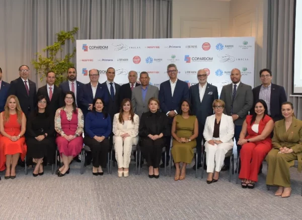 Integrantes de la nueva junta directiva de la Copardom para el período 2025-2027.