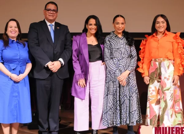 Representantes de la Embajada Dominicana en España.