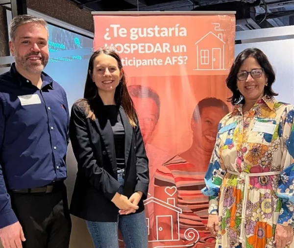 Ejecutivos de ambas entidades durante el encuentro.