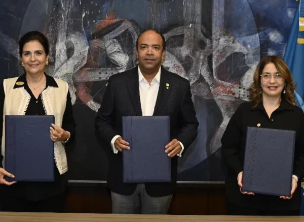 María Amalia León, Samuel Pereyra y María Asilis.