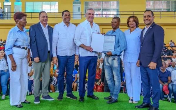 Víctor D´Aza adelantó que trabajan  con otros 1,600 títulos.