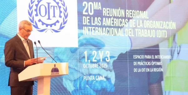 Momentos en que el presidente Luis Abinader ofrecía los detalles de la agenda de eventos.  Fuente externa.