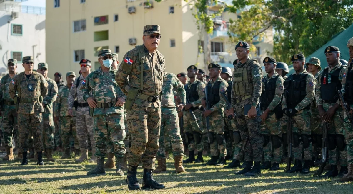 Los militares y la Dirección de Migración realizan labores en Friusa desde la semana pasada.
