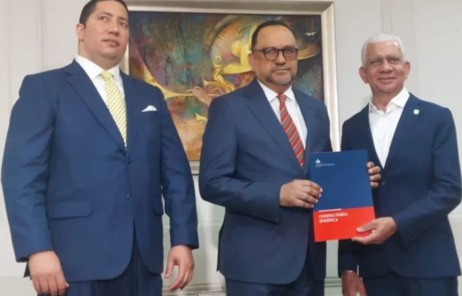 Pedro Montilla Castillo, Antoliano Peralta y Ricardo de los Santos. Pedro Montilla Castillo, Antoliano Peralta y Ricardo de los Santos.