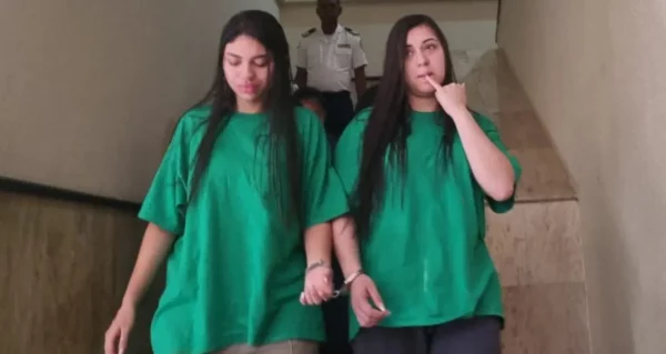 Dos de las acusadas por participar en la red de malhechores. Fuente externa