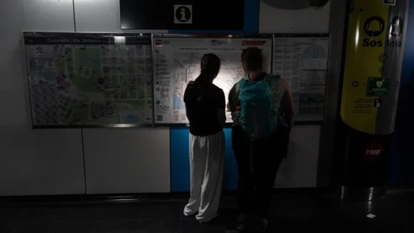 El apagón dejó varado a miles de usuarios del sistema de transporte metro y ferroviario. Fuente externa