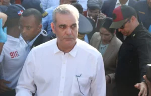 Abinader en el devastado Jet Set: “Desde anoche estamos siguiendo minuto a minuto poniendo los recursos de emergencia a disposición”