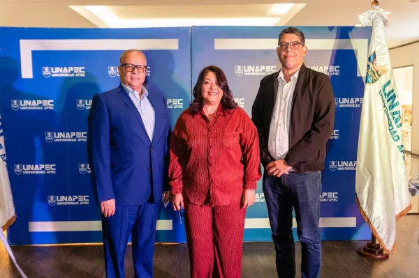 Alejandro Moscoso Segarra, Alicia María Álvarez y Lony Fernández.