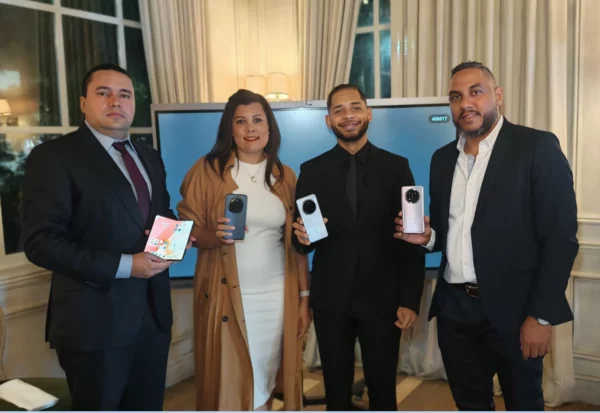 Antonio Ríos, Claudia Turbides, Moises Abreu y Eduardo Rosario