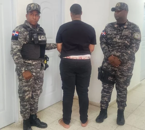 Apresan a presunto asaltante en Sabana Perdida; le ocupan arma de fuego ilegal