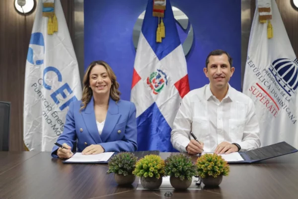 Acuerdo entre CEPM y Supérate implementará subsidio a Bonoluz para familias vulnerables