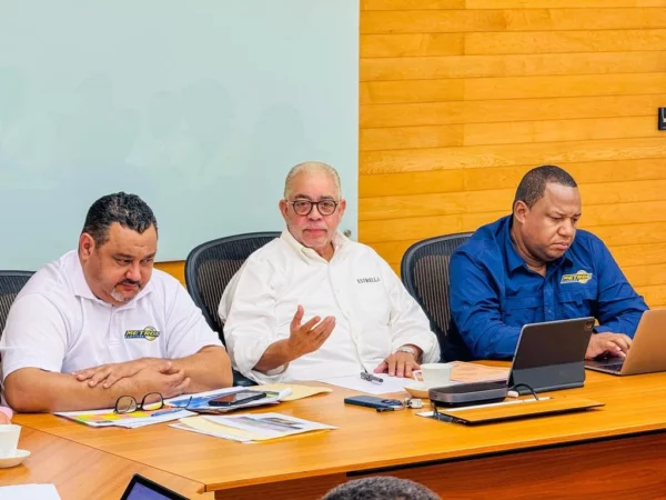 Cesar Saint Hilare, Rovin Rodríguez, y Melvyn López.