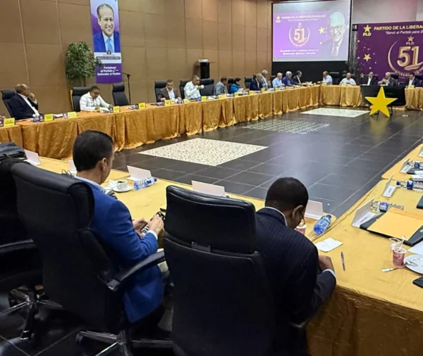 El Comité Político del PLD trató ayer sobre su candidatura presidencial delegando en el Comité Central la elección de sus precandidatos.