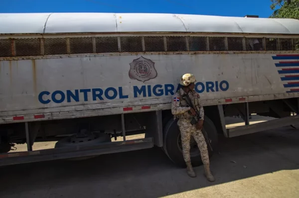 Gobierno intensifica control migratorio