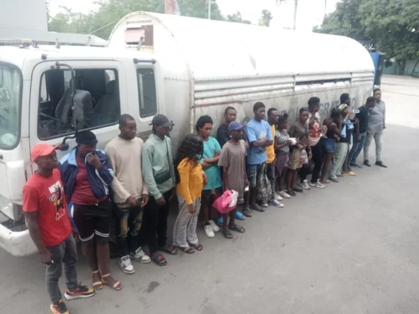 DGM detiene a 1,198 y repatria a 678 nacionales haitianos tras incremento de redadas migratorias