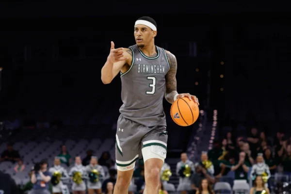 Yaxel Lenderborg y Koby Brea, dos de los jugadores jóvenes más talentosos con que cuenta el país en la actualidad.  Archivo