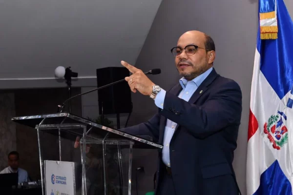 Luis Valdez, titular de la DGII.