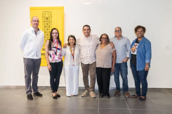 Ejecutivos del Centro León junto a personalidades que se dieron cita al encuentro.