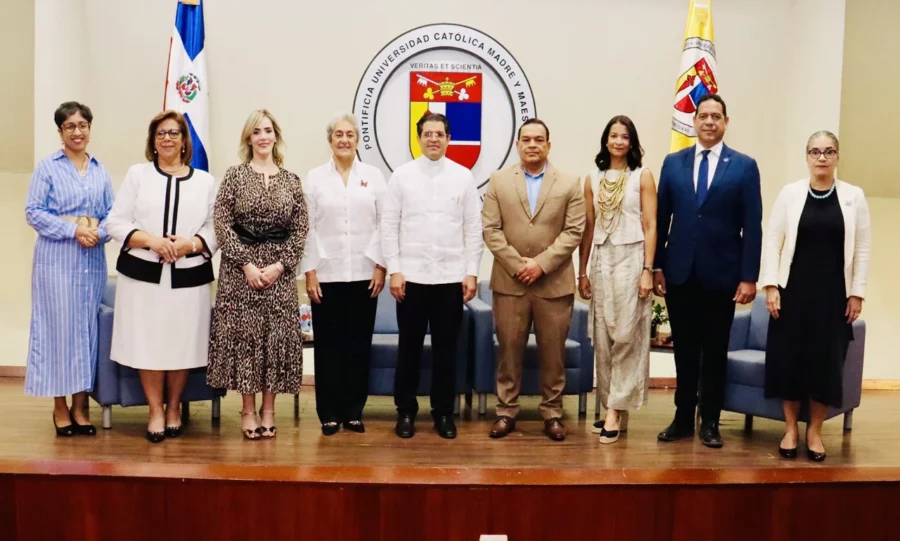 El Centro Mipymes Innovación de la Pontificia Universidad Católica Madre y Maestra (PUCMM) y el Ministerio de Industria, Comercio y Mipymes (MICM). El Centro Mipymes Innovación de la Pontificia Universidad Católica Madre y Maestra (PUCMM) y el Ministerio de Industria, Comercio y Mipymes (MICM).