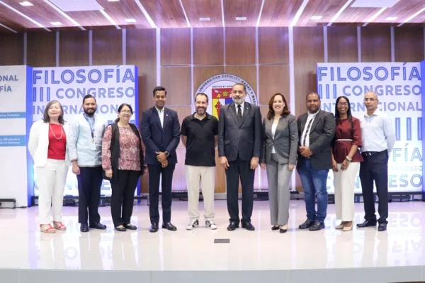 FOTO 1, autoridades académicas y profesores