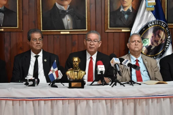 Foto 3, Jacinto Pichardo, Wilson Gómez y José Moreno, tesorero.