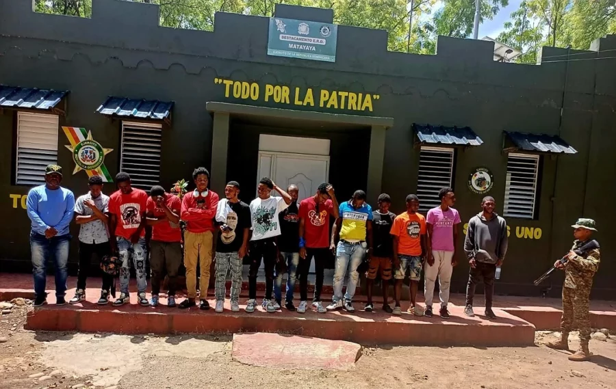 Haitianos detenidos por el Ejército Haitianos detenidos por el Ejército