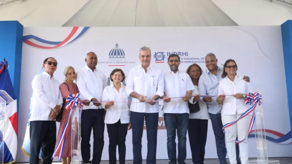 Abinader inaugura obras clave en Peravia y anuncia nuevo malecón en Baní