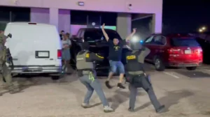 Más de 100 inmigrantes detenidos en un club nocturno ilegal en Colorado