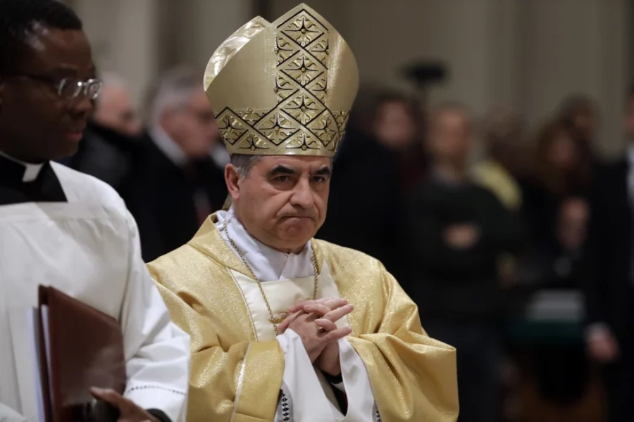 Monseñor Angelo Becciu preside una liturgia eucarística en la Basílica de San Juan de Letrán, Roma, el 9 de febrero de 2017. Monseñor Angelo Becciu preside una liturgia eucarística en la Basílica de San Juan de Letrán, Roma, el 9 de febrero de 2017.