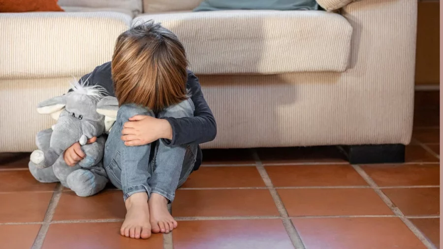 Niños huérfanos Niños huérfanos